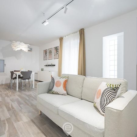 Alice House Apartment กาญารี ภายนอก รูปภาพ